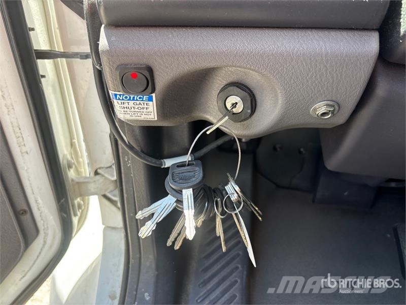 Freightliner M2 106 4x2 Moving Van Truck Camion Fourgon