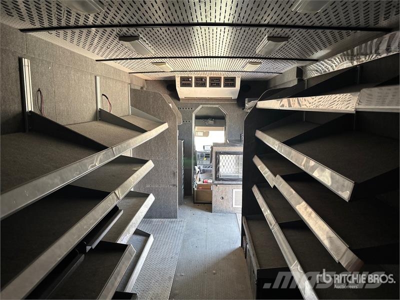 Freightliner M2 106 4x2 Van Truck Furgons
