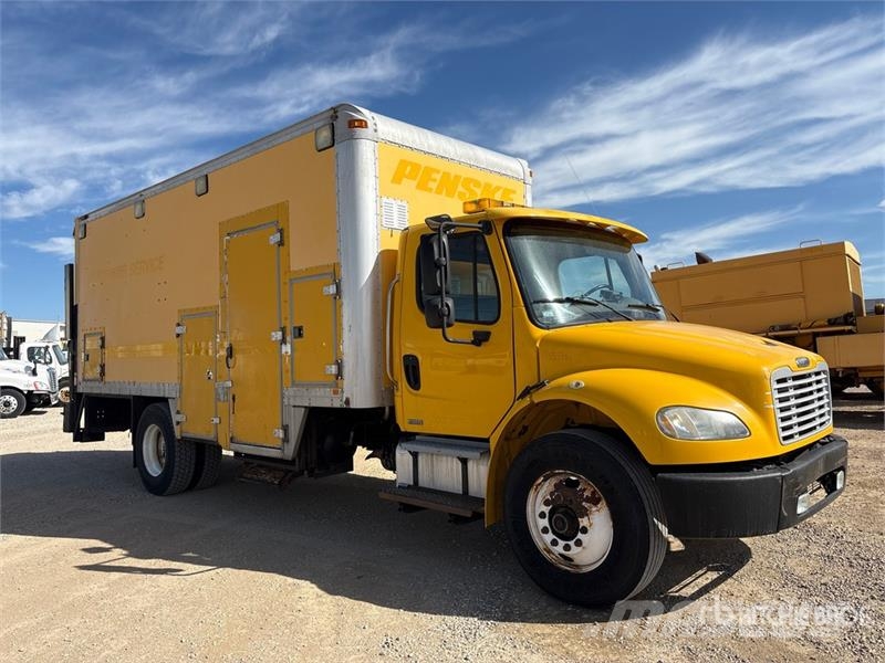 Freightliner M2 106 4x2 Service Truck Veicoli municipali
