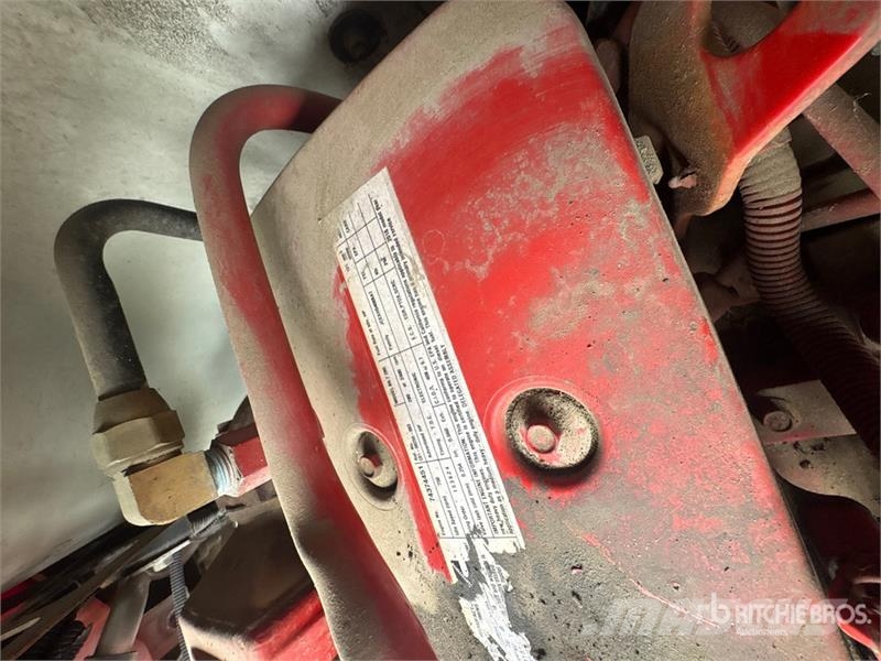Freightliner M2 106 4x2 Van Truck (Inoperable) ボックスボディー、ウイング、箱車