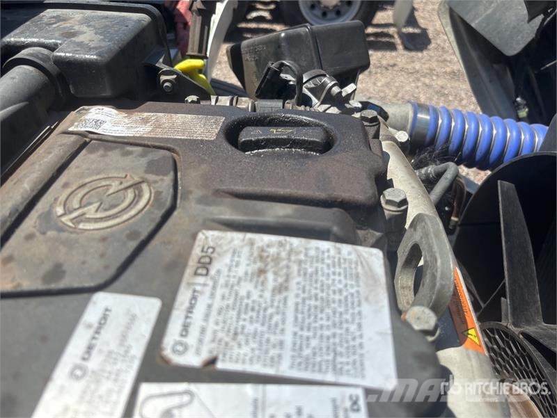 Freightliner M2 106 4x2 Van Truck Sunkvežimiai su dengtu kėbulu