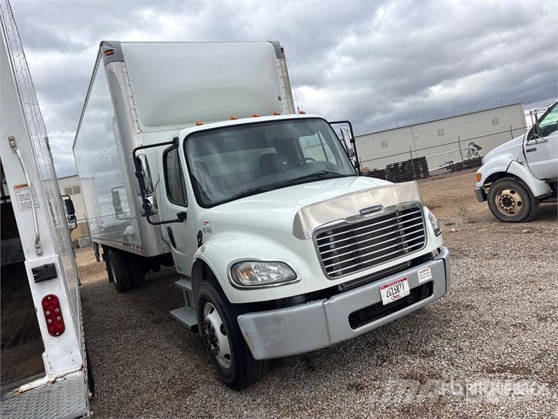 Freightliner M2 106 4x2 Van Truck (Inoperable) ボックスボディー、ウイング、箱車