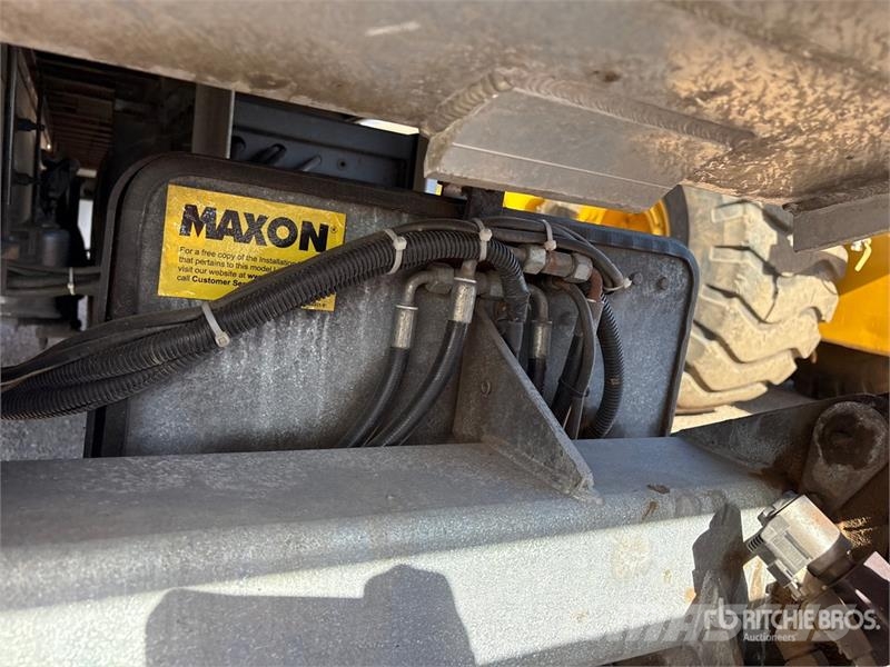 Freightliner M2 106 4x2 Van Van Truck Camion cassonati