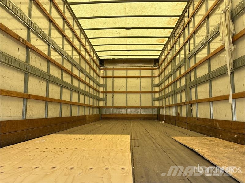 Freightliner M2 106 4x2 Van Truck Dobozos teherautók