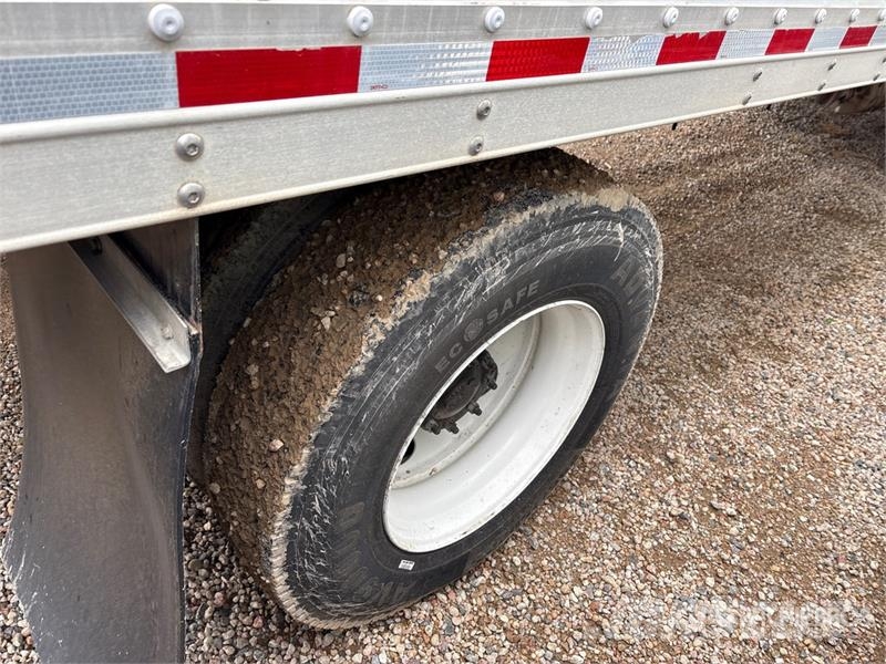 Freightliner M2 106 4x2 Van Truck (Inoperable) ボックスボディー、ウイング、箱車