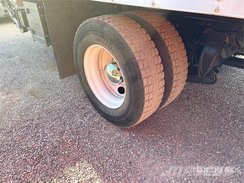 Freightliner M2 106 4x2 Van Van Truck Camion cassonati