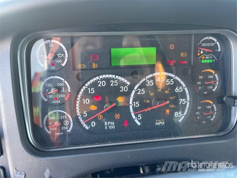 Freightliner M2 106 4x2 Van Truck Sanduk kamioni