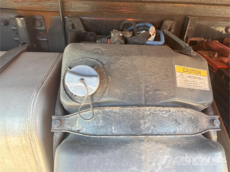 Freightliner M2 106 4x2 Van Truck Sunkvežimiai su dengtu kėbulu