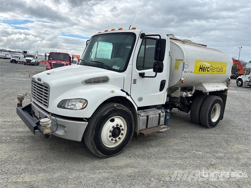 Freightliner M2 106 4x2 Water Truck Wassertanker