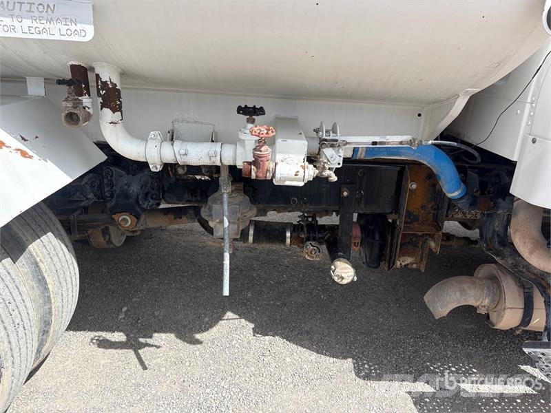 Freightliner M2 106 4x2 Water Truck Wassertanker