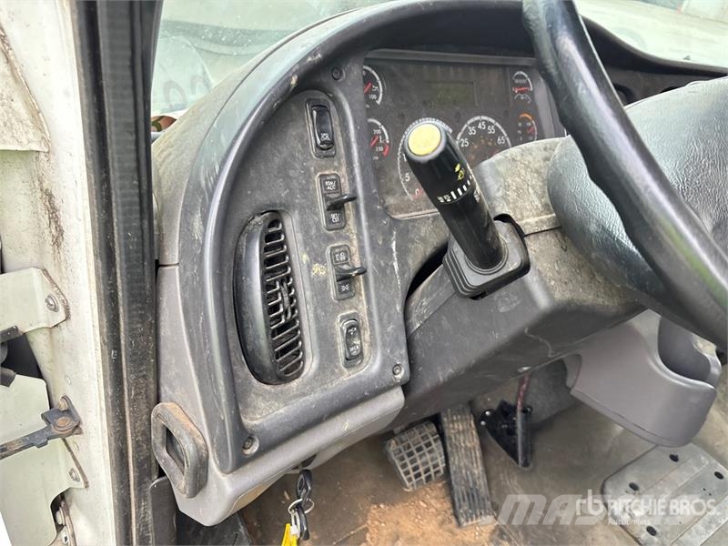 Freightliner M2 106 4x2 Water Truck Wassertanker