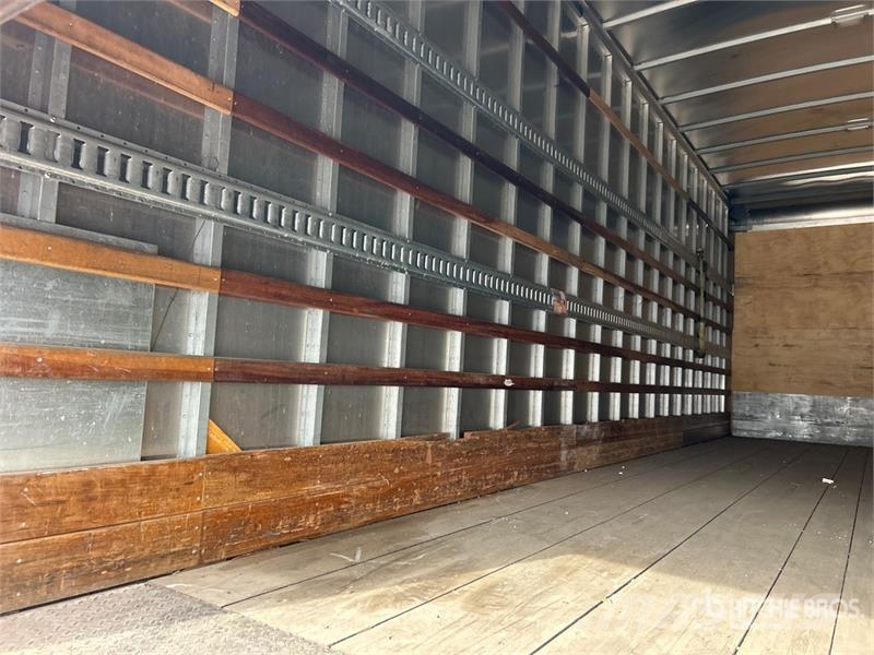 Freightliner M2 106 4x2 Van Truck Camiones caja cerrada
