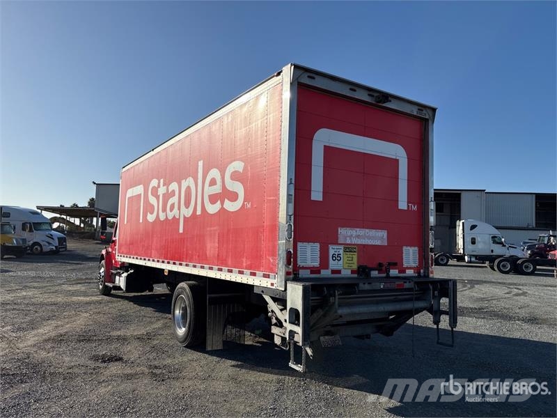 Freightliner M2 106 4x2 Van Truck Fast kasse