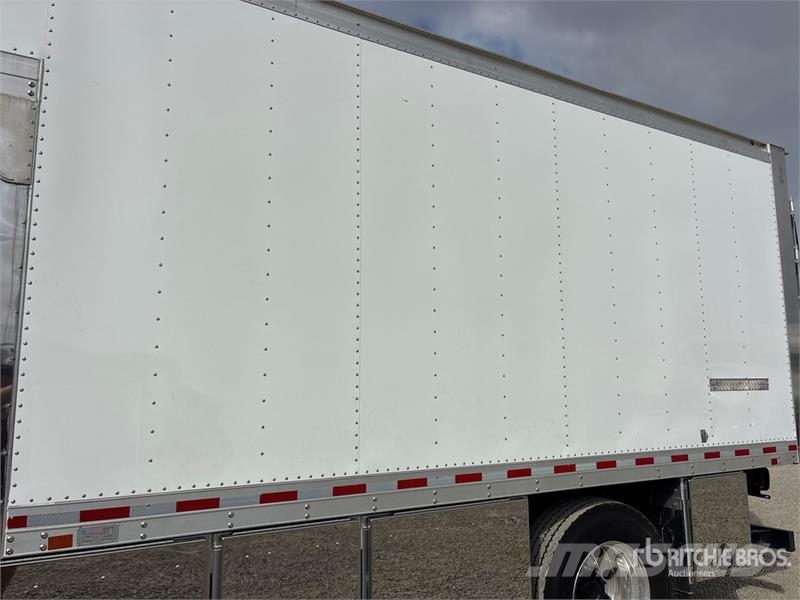 Freightliner M2 106 4x2 Van Truck Tovornjaki zabojniki
