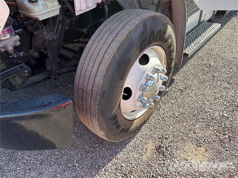 Freightliner M2 106 4x2 Van Van Truck Camion cassonati