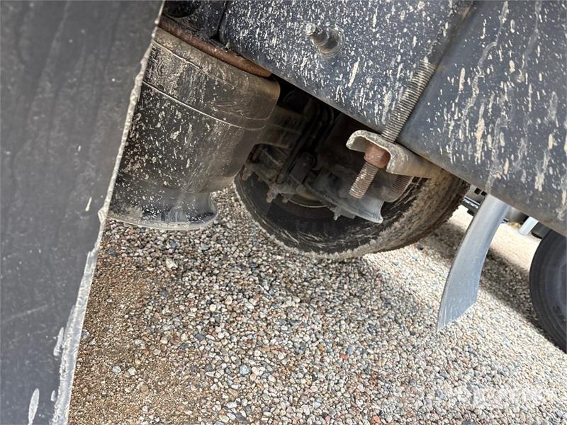 Freightliner M2 106 4x2 Van Truck (Inoperable) ボックスボディー、ウイング、箱車