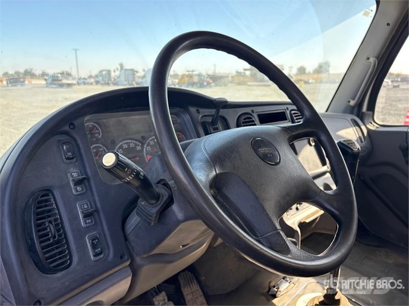 Freightliner M2 106 6x4 Water Truck صهاريج مياه
