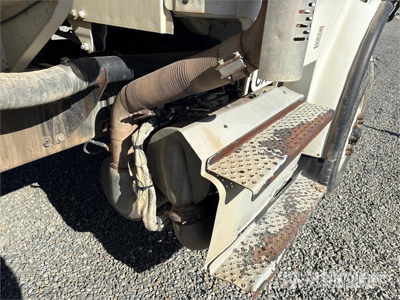 Freightliner M2 106 6x4 Water Truck صهاريج مياه
