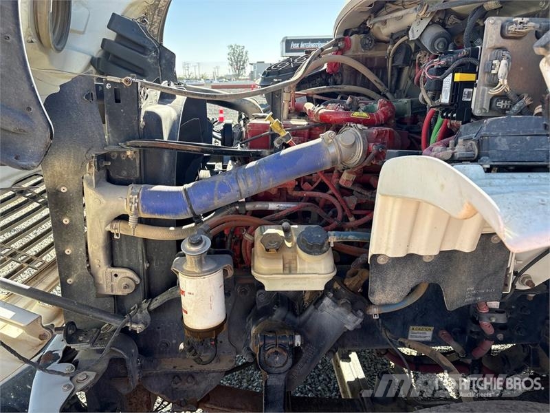 Freightliner M2 106 6x4 Water Truck صهاريج مياه