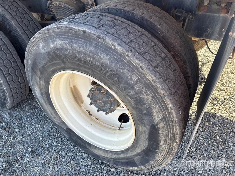 Freightliner M2 106 6x4 Water Truck صهاريج مياه