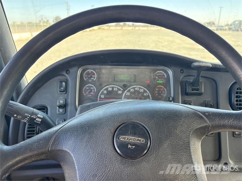 Freightliner M2 106 6x4 Water Truck صهاريج مياه