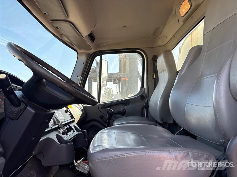 Freightliner M2 106 Water Truck Поливальні машини