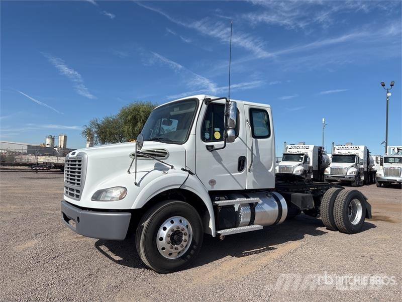 Freightliner M2 112 Тягачі
