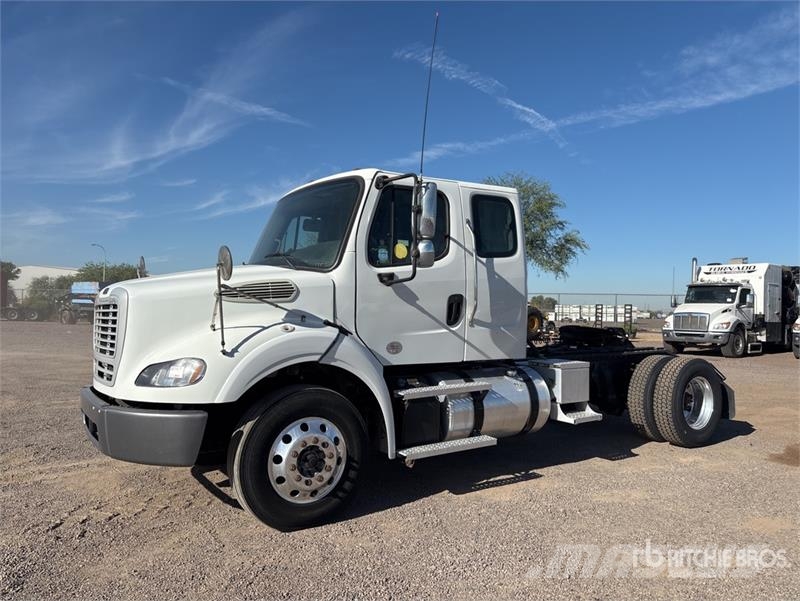 Freightliner M2 112 曳引機組件