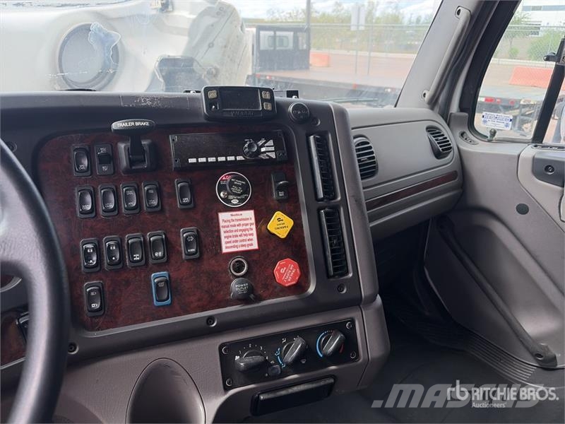 Freightliner M2 112 Sattelzugmaschinen