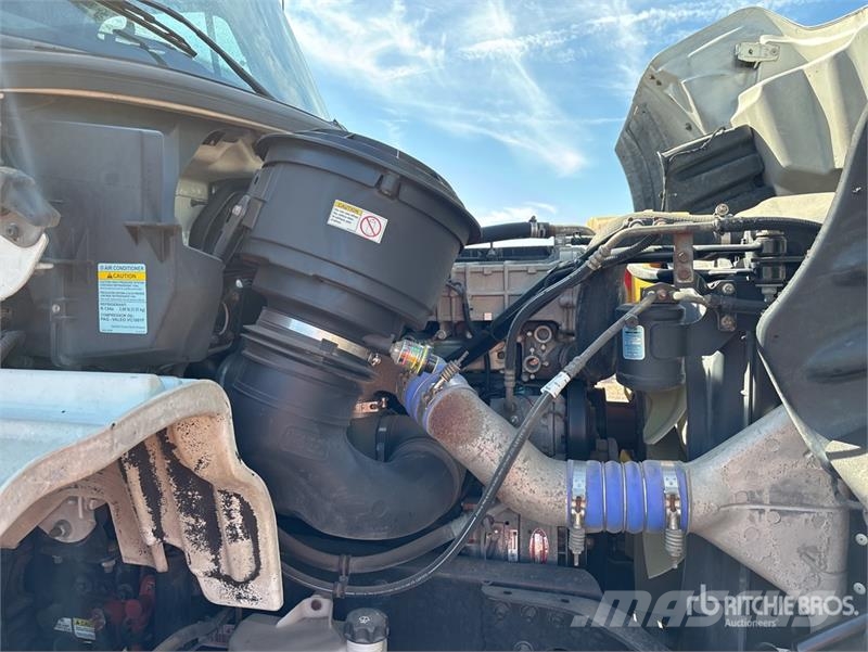 Freightliner M2 112 Тягачі