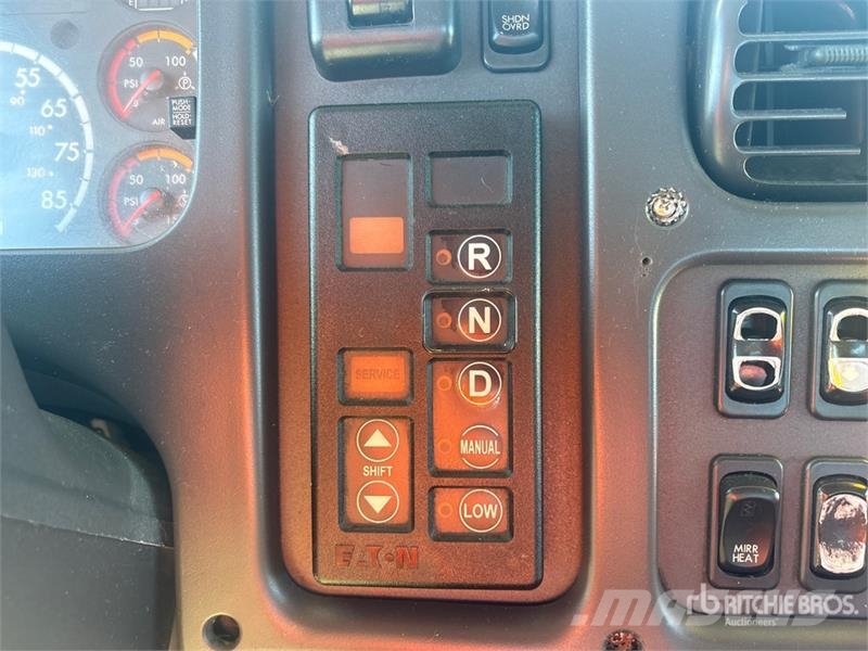 Freightliner M2 112 牵引车