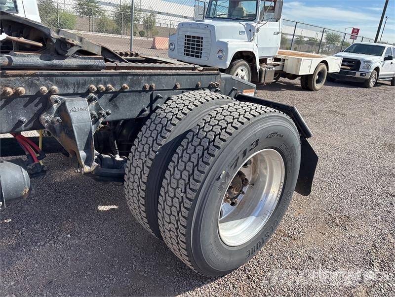 Freightliner M2 112 Тягачі