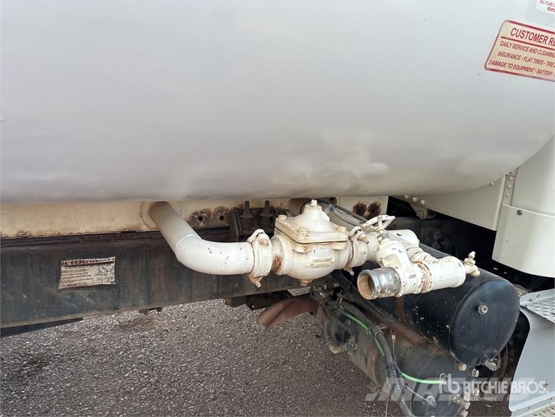 Freightliner M2 2000 gal 4x2 Water Truck Wassertanker
