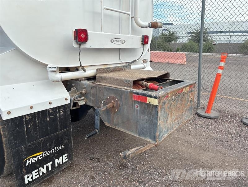 Freightliner M2 2000 gal 4x2 Water Truck Wassertanker