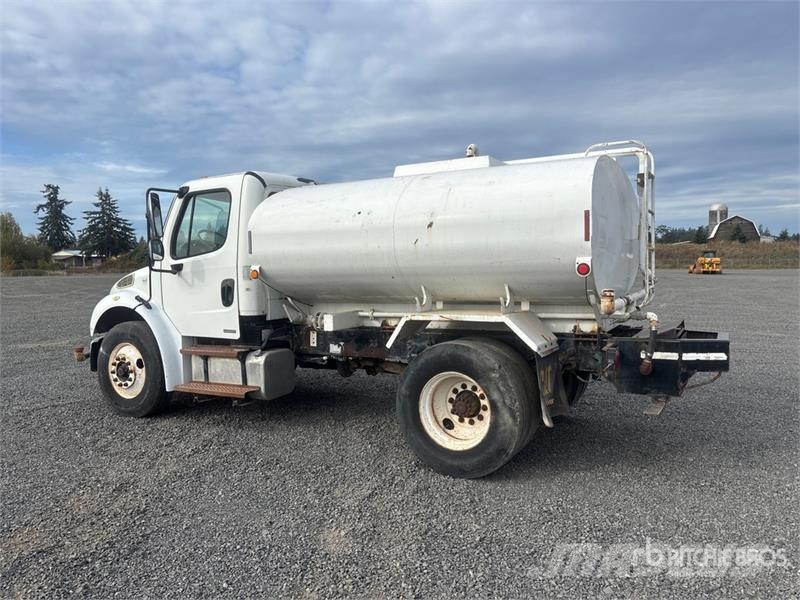 Freightliner M2 2000 gal 4x2 Water Truck Ūdens mašīnas