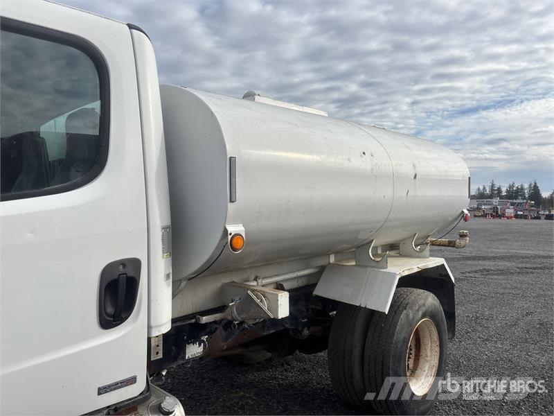 Freightliner M2 2000 gal 4x2 Water Truck Ūdens mašīnas