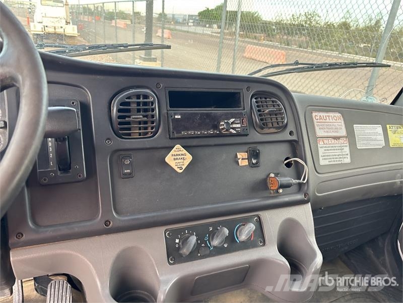 Freightliner M2 2000 gal 4x2 Water Truck Wassertanker