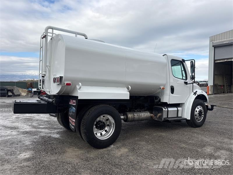Freightliner M2 2500 gal 4x2 Water Truck Поливальні машини