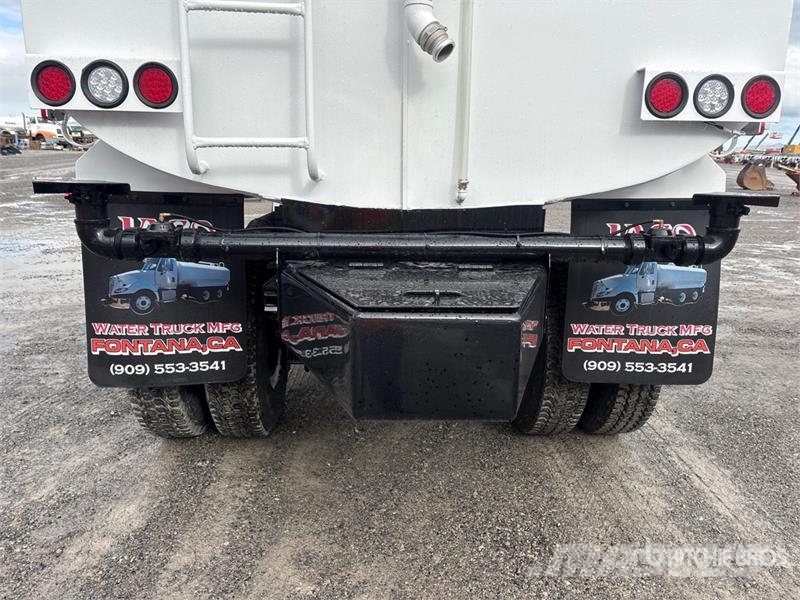 Freightliner M2 2500 gal 4x2 Water Truck Поливальні машини