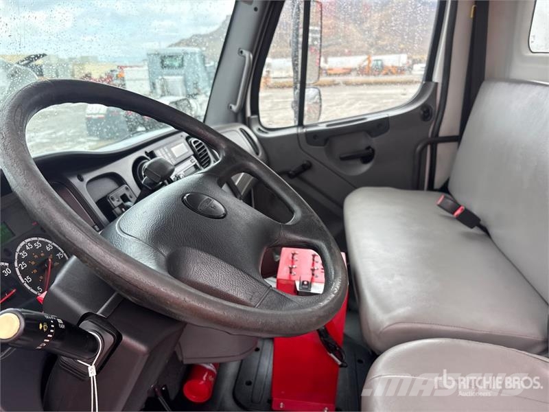 Freightliner M2 2500 gal 4x2 Water Truck Поливальні машини