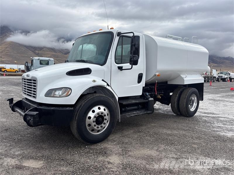 Freightliner M2 2500 gal 4x2 Water Truck Поливальні машини