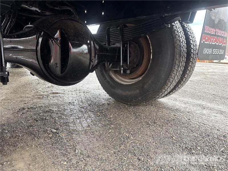 Freightliner M2 2500 gal 4x2 Water Truck Поливальні машини