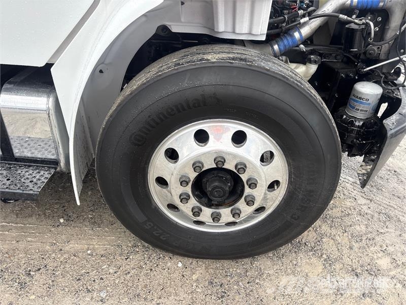Freightliner M2 2500 gal 4x2 Water Truck Поливальні машини