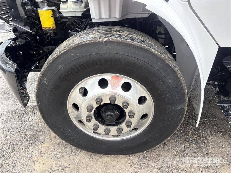 Freightliner M2 2500 gal 4x2 Water Truck Поливальні машини
