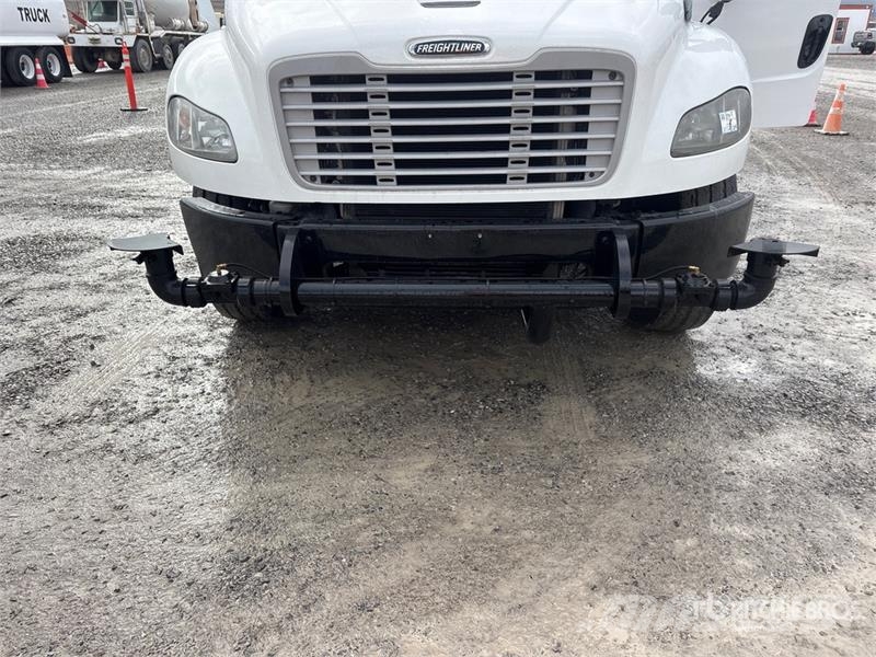 Freightliner M2 2500 gal 4x2 Water Truck Поливальні машини