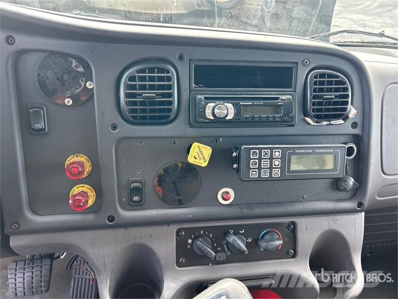 Freightliner M2 4x2 Refrigerated Truck Külmikautod