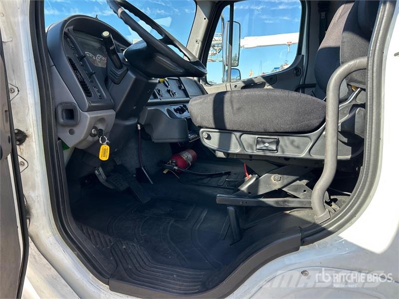 Freightliner M2 4x2 Refrigerated Truck Грузовики-Рефрижераторы