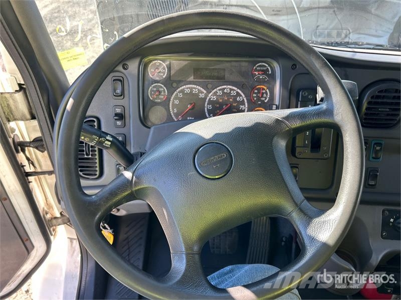 Freightliner M2 4x2 Refrigerated Truck Грузовики-Рефрижераторы