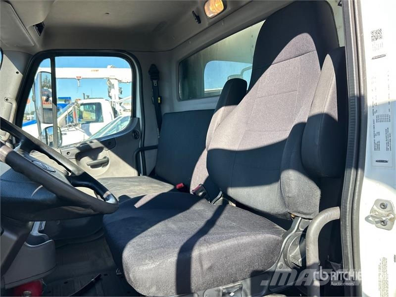 Freightliner M2 4x2 Refrigerated Truck Грузовики-Рефрижераторы
