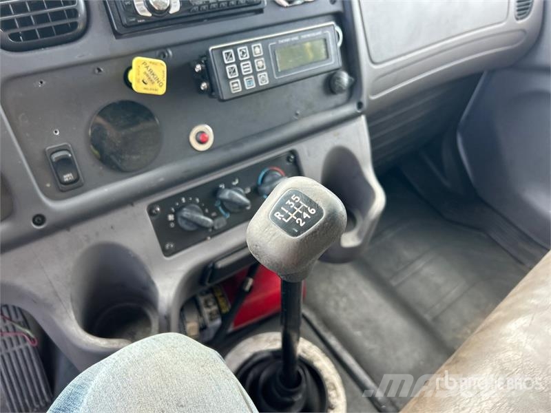 Freightliner M2 4x2 Refrigerated Truck Külmikautod